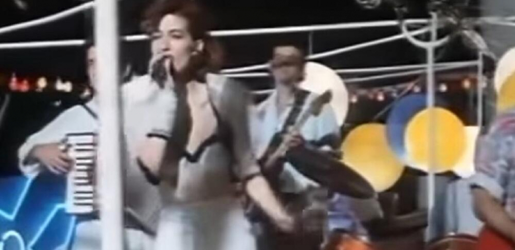 TAJNA "TESNE KOŽE" DUGA 34 GODINE! Suzana otkrila šta joj je Lane Gutović rekao kada je pevačicu video u haljini na snimanju kultnog filma!