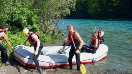 TRADICIJA MORA DA SE ISPOŠTUJE Jokić sa prijateljima "pobegao" na dobro poznato mesto, evo kako "Džoker" provodi zaslužen odmor (FOTO)