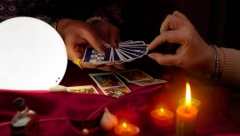 SKIDALA CRNU MAGIJU S NOVČANICA Lažna proročica ženi iz Zrenjanina otela skoro 30.000 evra!