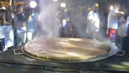 PREDRAG I LJUBIŠA OBORILI REKORD U LESKOVCU Napravili pljeskavicu za ginisa, šta mislite koliko je teška?