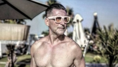 ŽENE SU GODINAMA LUDELE ZA NJIM, A EVO I ZAŠTO Boško Jakovljević se skinuo i pokazao savršeno izvajano telo u šestoj deceniji! (FOTO)