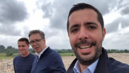 JA, TOMA MONA SA DVOJICOM VUČIĆA Ministar Momirović objavio hit video o kojem bruji cela Srbija