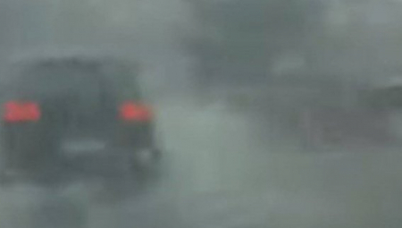 OLUJNO NEVREME KOD DUBROVNIKA Oboreno stablo blokiralo magistralu, grom izazvao požar (VIDEO)