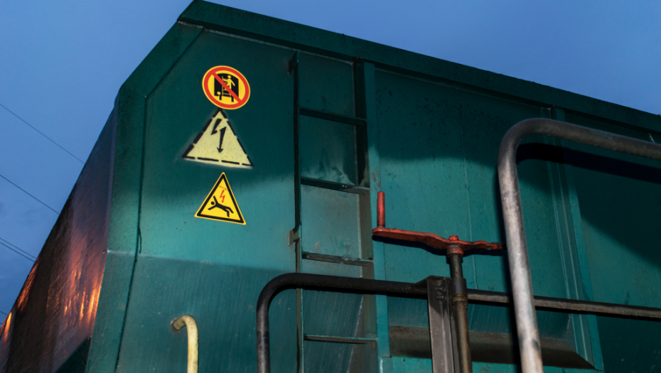 TEŠKO POVREĐEN MALOLETNIK IZ HOLANDIJE: Popeo se na vagon radi fotografije, kada je došlo do strujnog udara