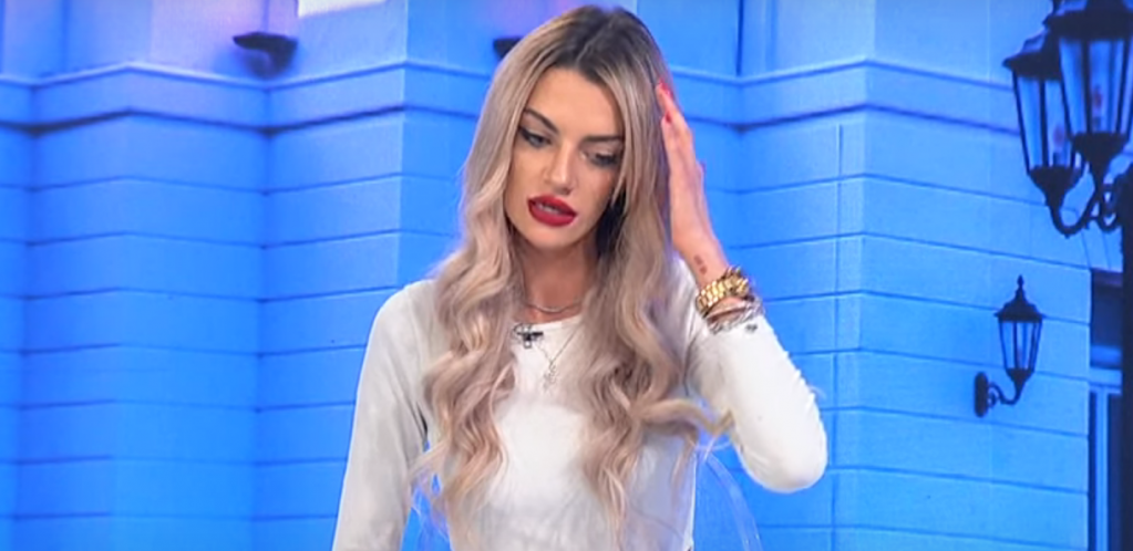 ODLIČNA JE ZA KUĆU, KAD VEĆ JA NISAM BILA Tara Simov se oglasila nakon što je Mateja uplovio u vezu sa Anđelom, evo šta misli o njima!