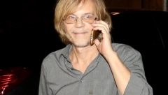 JAVLJALI SU MI SE PRIJATELJI, NISU MOGLI DA VERUJU DA JA POZAJMLJUJEM PARE PREKO FEJSBUKA Žika Todorović otkrio da mu neko smešta!