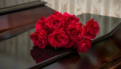 ŠOK BEOGRAĐANKE NA SAHRANI Evo šta sme, a šta nikako ne stavljati u pokojnikov sanduk