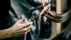 Sve žene su se ovo bar jednom zapitale: Evo kako da znate da li vam bolje stoji duga ili kratka kosa