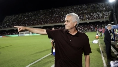 POSEBNA PROSLAVA! Ovako je Murinjo obeležio novu pobedu na klupi Rome! (VIDEO)