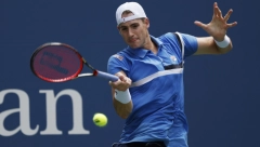 DOŽIVEO DEBAKL, PA U BESU PRIČAO O ĐOKOVIĆU! Amerikancu zasmetalo pitanje o Novaku (VIDEO)