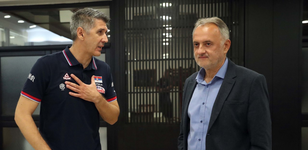 PRED ODLAZAK NA EP Predsednik Gajić poželeo sreću odbojkašima