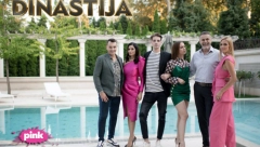 AMERIČKA HIT SERIJA SA DOMAĆIM VELIKANIMA USKORO NA PINKU: Srpska adaptacija čuvene „Dinastije“ ove jeseni donosi ljubavne drame, intrige i porodične tajne!