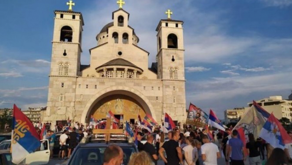 ŠAMAR SRBIMA U CRNOJ GORI NA BOGOJAVLJENJE Sramni grafiti na crkvi u Podgorici