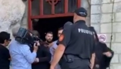 NAPAD NA CETINJSKI MANASTIR Silom hteli da uđu, policija zaustavila haos
