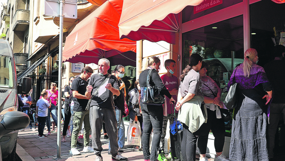 U KOSOVSKOJ KOMPLET KNJIGA VEĆ OD 2.000 DINARA Ovo je detaljan cenovnik udžbenika za sve školarce, prodavci su već spremni