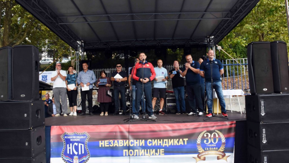 MINISTAR VULIN NA OTVARANJU SPORTSKIH IGARA Ako hoćeš da vidiš kako se razvija jedna zemlja, pogledaj kakva joj je policija