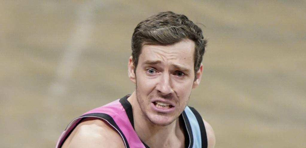 PRAVO NIOTKUDA Čikago otpustio Dragića