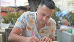 INSPIRISALA GA SVAĐA GRUA I NIKOLE ROKVIĆA! Andrija Milošević je ovako došao na ideju za ,,Pevaj brate"