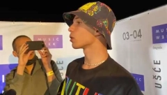 ŽELIM MAJCI DA SAGRADIM KUĆU, SKUPLJAM NOVAC Vojaž se pojavio na festivalu i otvoreno govorio o privatnom životu! (VIDEO)