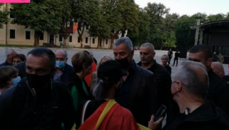 UDARNO Milo Đukanović došao na Cetinje