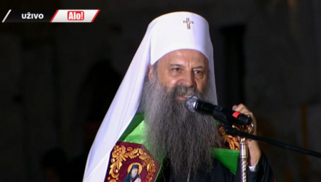 SVI LJUDI SU POZVANI DA BUDU NAŠA BRAĆA Patrijarh Porfirije poslao jaku poruku vernicima, pa ih upitao da li je Joanikije dostojan!