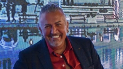 OVO MU JE NEOSTAVRENA ŽELJA! Maca priželjkuje da menja pelene, a evo šta kaže o supruzi!