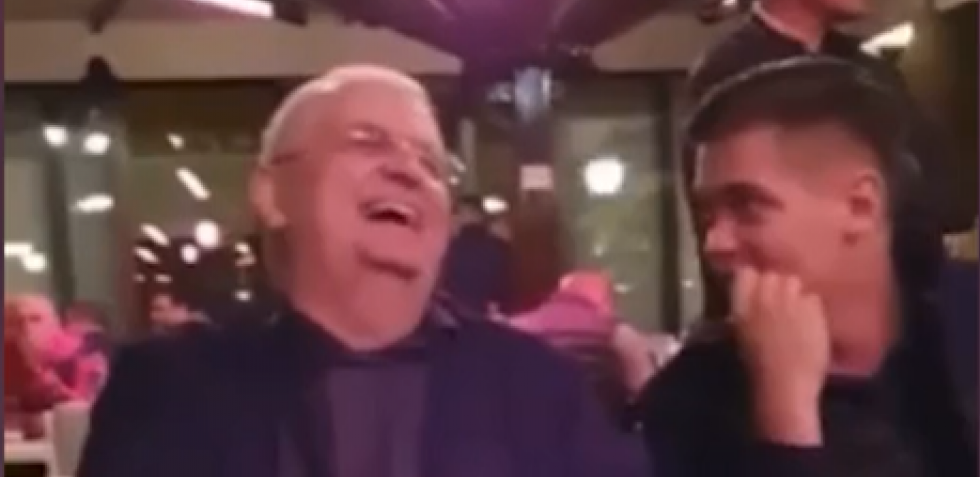 NENAD ČANAK I MILO ĐUKANOVIĆ PILI VISKI I PIVO NA CETINJU Grohotom se smejali dok su slali falange da se tuku i kidišu na srpske svetinje (VIDEO)