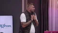 JANJUS PONOVO PREVARIO ŽENU Svima pokazali da su više od prijatelja, usledila prava ljubavna svađa! (VIDEO)