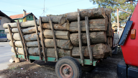 CENE OGREVNOG DRVETA DUPLO JEFTINIJE Evo gde se može kupiti metar za 4.000 dinara!
