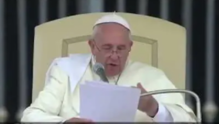NEKA SE I ONI RASHLADE Papa Franja poslao 15.000 sladoleda zatvorenicima