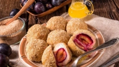 NAPRAVITE KNEDLE SA ŠLJIVAMA OD KOJIH IDE VODA NA USTA: Spremaju se po receptu koji ne oduzima mnogo vremena