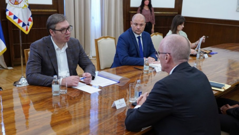 PREDSEDNIK VUČIĆ S NEMAČKIM AMBASADOROM Dolazak Angele Merkel u Srbiju glavna tema razgovora