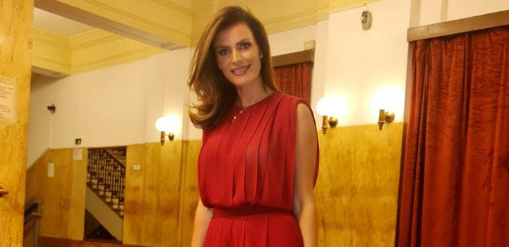 NEKADA JE LJUBILA SAVU MILOŠEVIĆA! Poznatu voditeljku viđamo uvek u ozbiljnoj garderobi, a sada je pokazala zanosne obline i raspametila sve!
