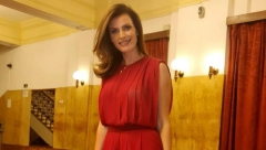 NEKADA JE LJUBILA SAVU MILOŠEVIĆA! Poznatu voditeljku viđamo uvek u ozbiljnoj garderobi, a sada je pokazala zanosne obline i raspametila sve!