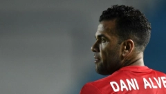 ALVES DONEO NEOČEKIVANU ODLUKU! Brazilac napustio Sao Paulo, poznat je i razlog