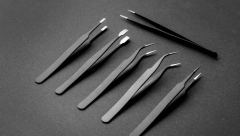 Da li ih čupate? Evo šta zapravoo treba da radite sa dlakama na bradi