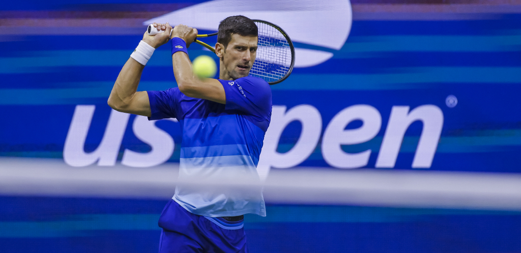 ELITA GLEDA ĐOKOVIĆA! Evo ko sve sa tribina posmatra istorijski meč (FOTO)