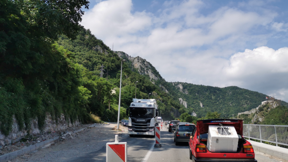 U ZONI RADOVA PRILAGODITE BRZINU Na ovim deonicama nekih putnih pravaca očekuje vas duže zadržavanje