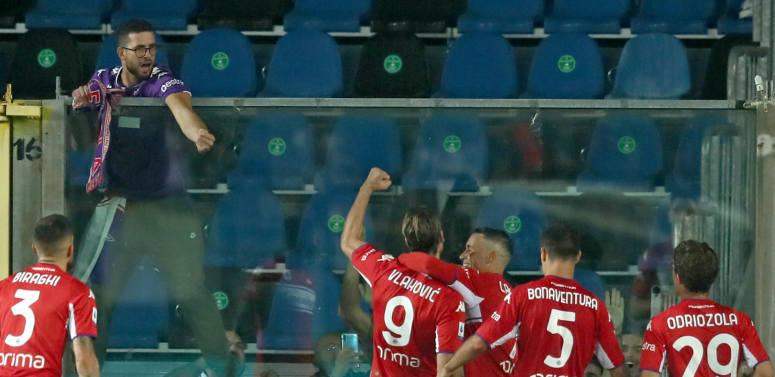 SRAMAN UDAR NA VLAHOVIĆA Rasističke uvrede za reprezentativca Srbije (VIDEO)