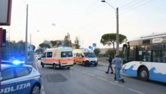KRVOPROLIĆE U ITALIJI Drogirani stranac potegao nož i ranio dete, povredio još četvoro ljudi (VIDEO)