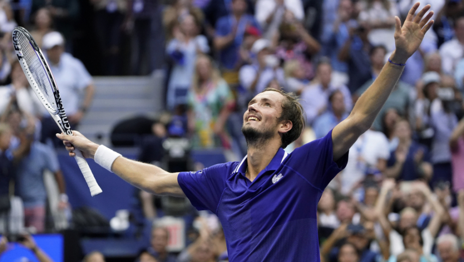 RUS JE SVE BLIŽE NOVAKU! Srbin nije uspeo da pomogne Đokoviću, Medvedev je kao furija!