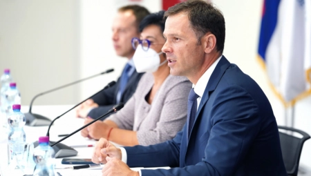 MINISTAR MALI PREDSTAVIO PLAN FISKALIZACIJE Svi obveznici treba da pređu na novi sistem! Određen rok