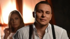 NE ODUSTAJE OD LJUBAVI PREMA ALEKSANDRI BURSAĆ Emrah Emšo očaran njom, a ni ona nije ravnodušna