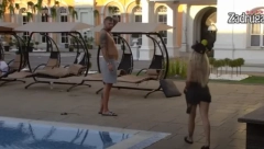 NE ZNA GDE ĆE PRE, ZADRUGARKE SE OTIMAJU OKO NJEGA Janjuš flertovao sa Irmom, a oonda je Marijana napravila haos!