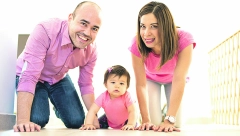 PAŽNJA, BEBA NA PUTU! Rađaju se s refleksom puzanja, ali ako se ne stimulišu, s vremenom će se ta želja ugasiti