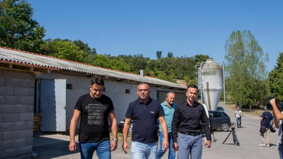 MINISTAR NEDIMOVIĆ U MIONICI Država će pomoći poljoprivrednicima!