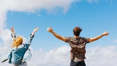 BLAGO NJIMA! UNIVERZUM IM DELI ŠAKOM I KAPOM: Ovih 6 znakova u naredne 3 godine čeka velika sreća