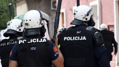 PANIKA NA CETINJU Bačene dve eksplozivne naprave, pucali prozori