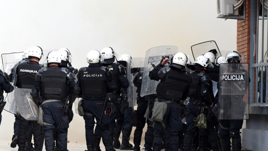 DA LI JE BILO SVETOGRĐA ILI ODBRANE SVETINJE Da, bila je naložena provera ima li naoružanih ljudi u manastiru