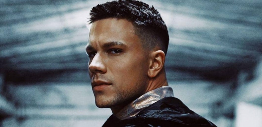 RELJA POPOVIĆ U NEVIĐENOM IZDANJU! Reper na nastupu napravio haos, isplivao snimak njegovog skandaloznog ponašanja! (VIDEO)